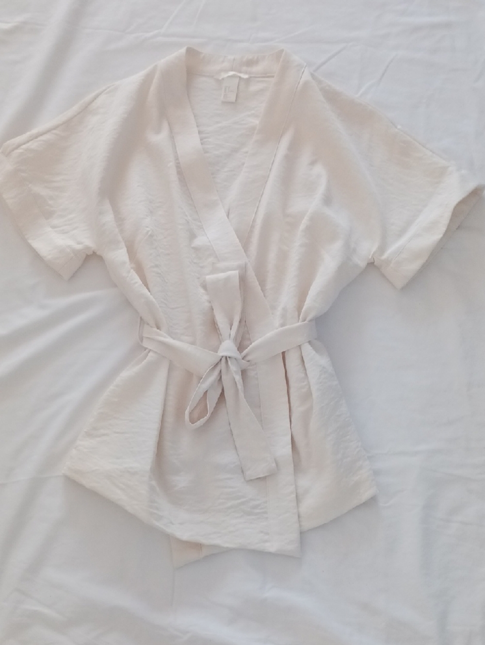 H&M Light Cream Short Kimono Robe with Tie Belt